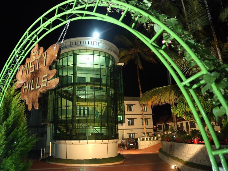 Misty Hills Hotel & Resorts Wayanad Exterior photo
