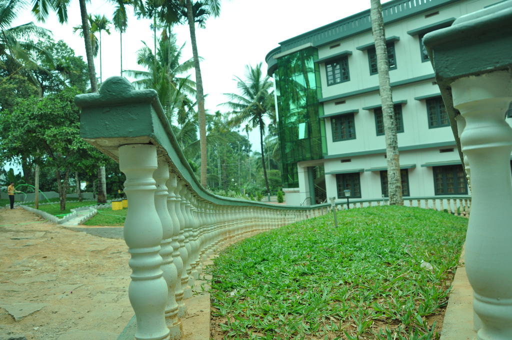 Misty Hills Hotel & Resorts Wayanad Exterior photo